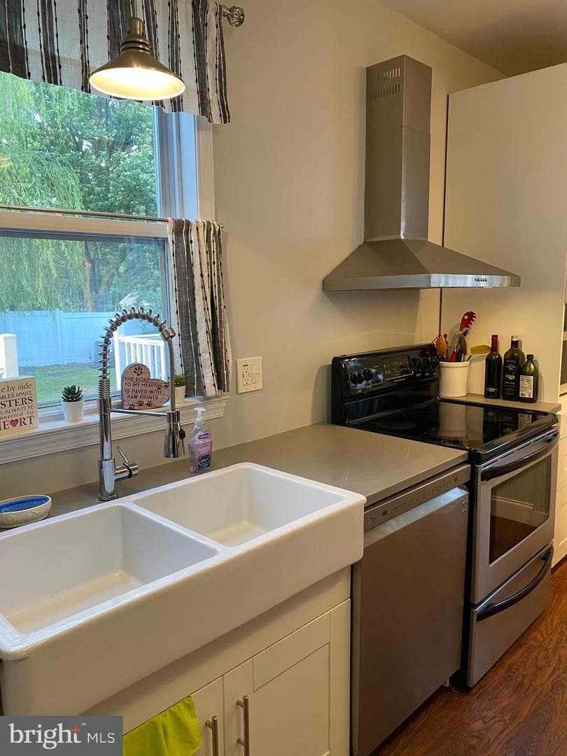 530 Avenue B photo 11