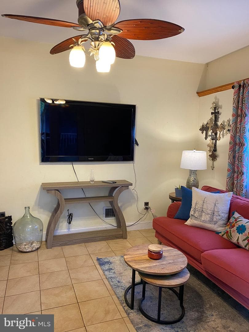 530 Avenue B photo 15