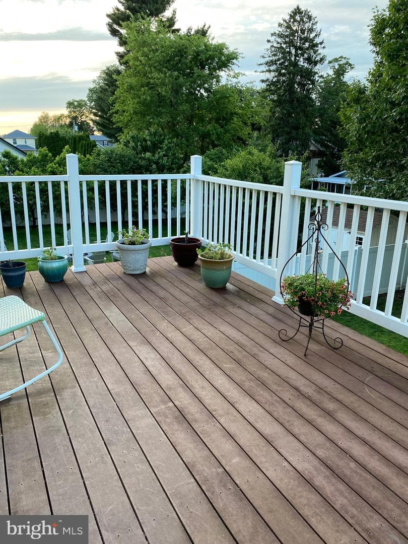530 Avenue B photo 26