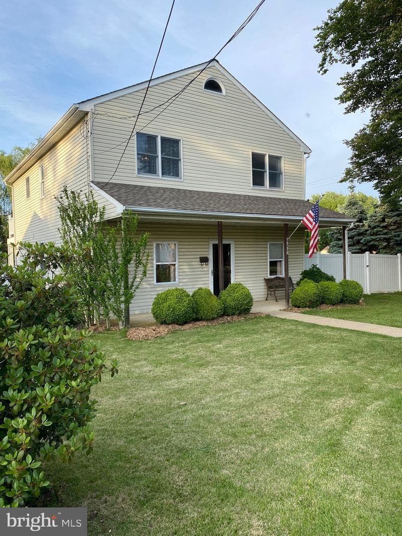 530 Avenue B photo 34