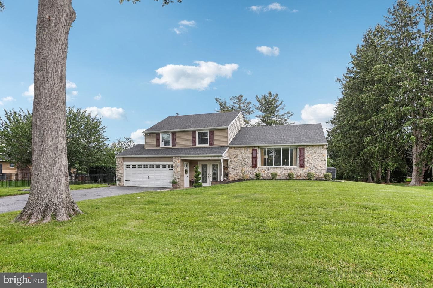 62 White Hurst Drive photo 4