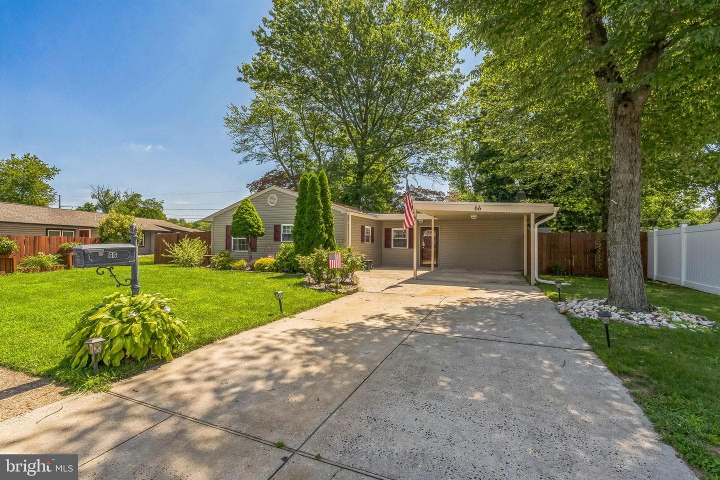 66 Yellowood Drive photo 2