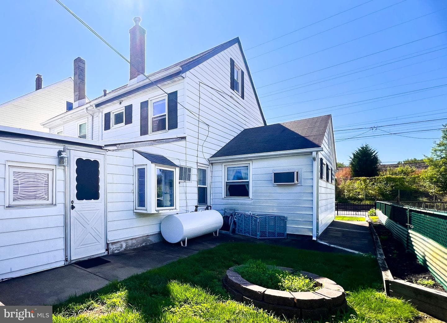 841 Garden Street photo 25