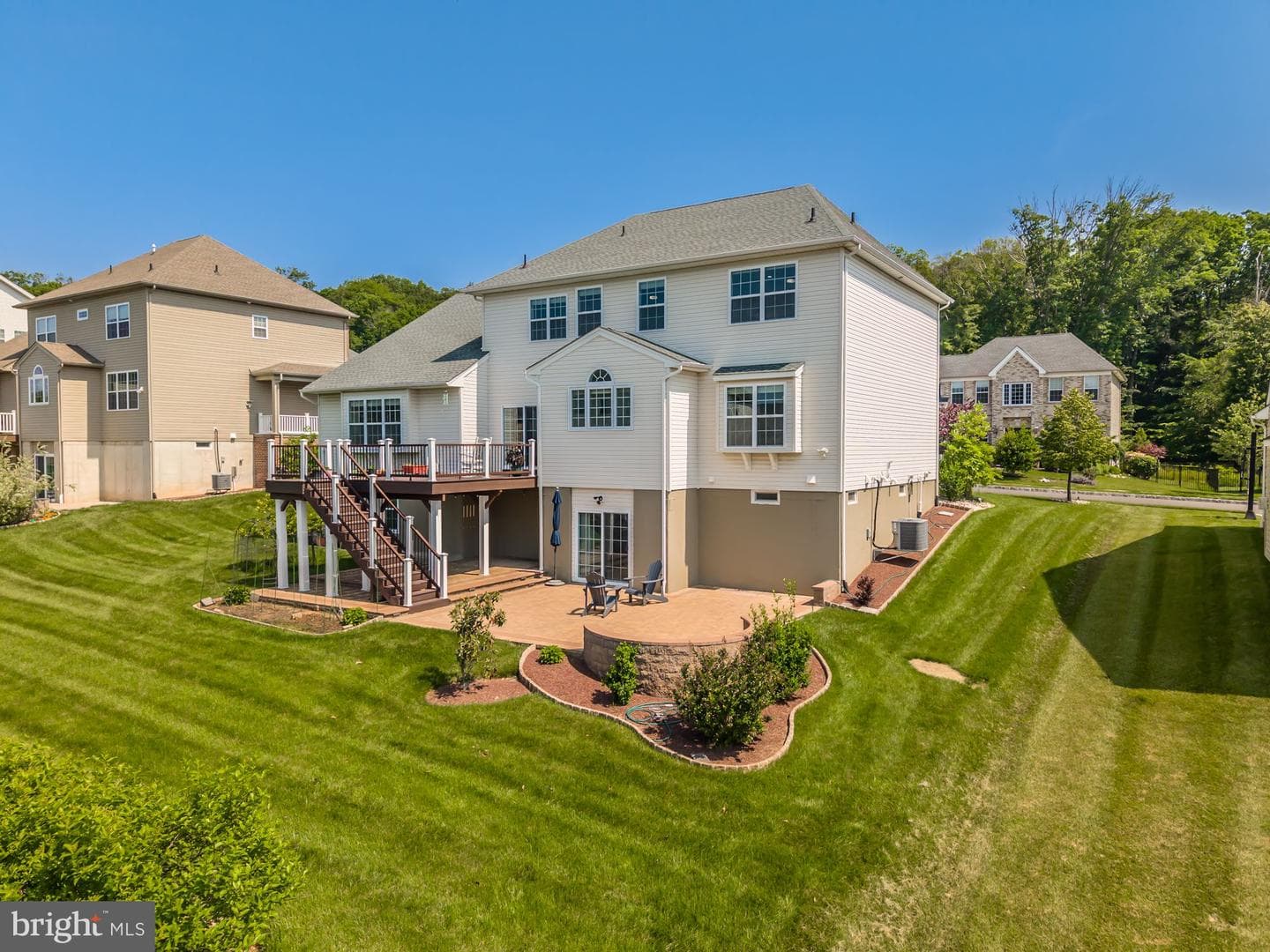 1361 Memorial Drive photo 2