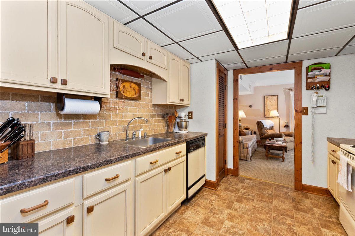 14 Providence Avenue photo 5