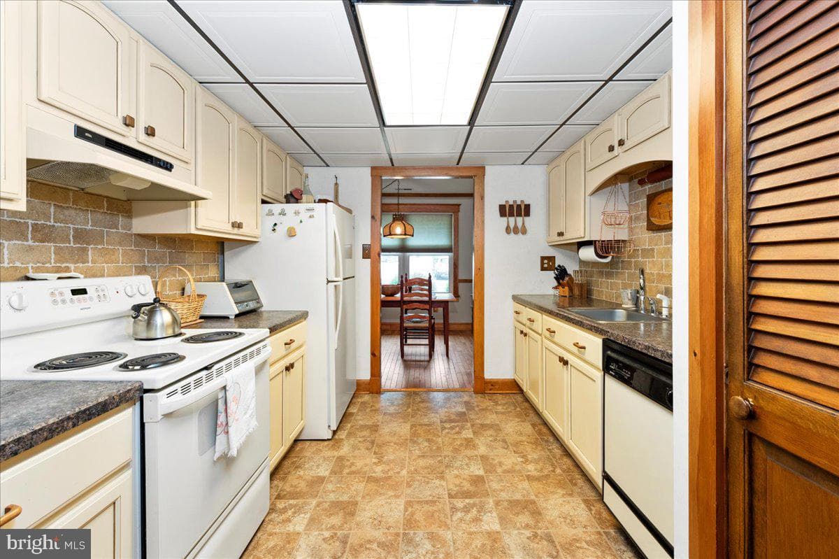 14 Providence Avenue photo 7