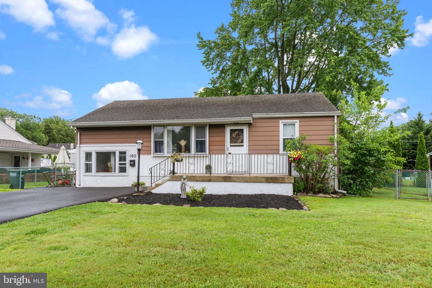 180 Lynch Drive photo 2