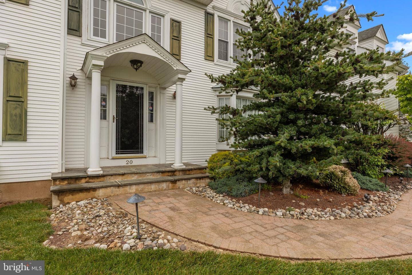 20 Cathleen Drive photo 2
