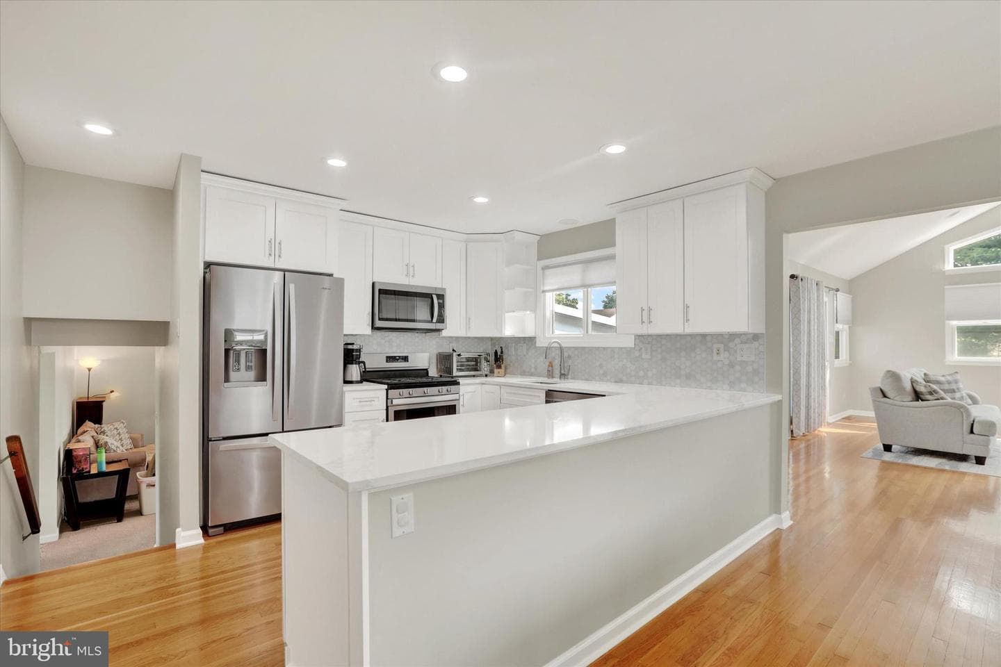 869 Primrose Drive photo 5