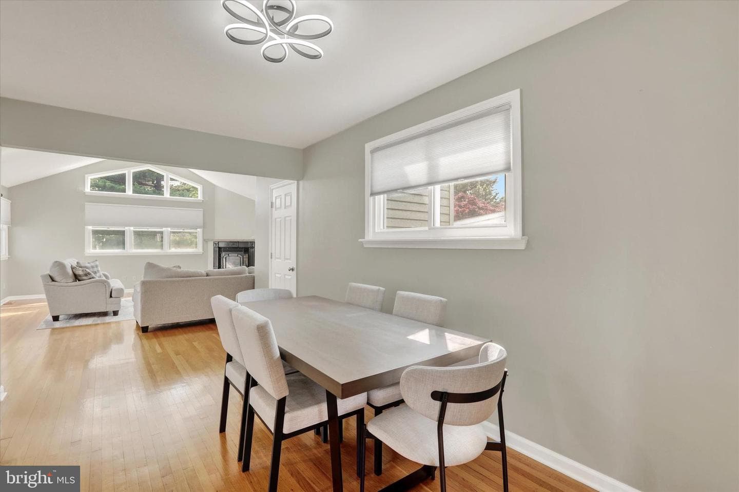 869 Primrose Drive photo 6