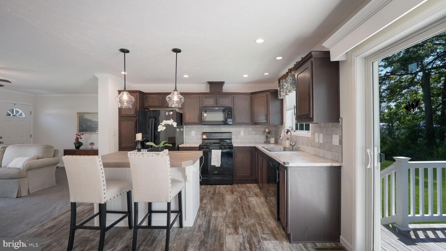 4 Laurel Terrace photo 12