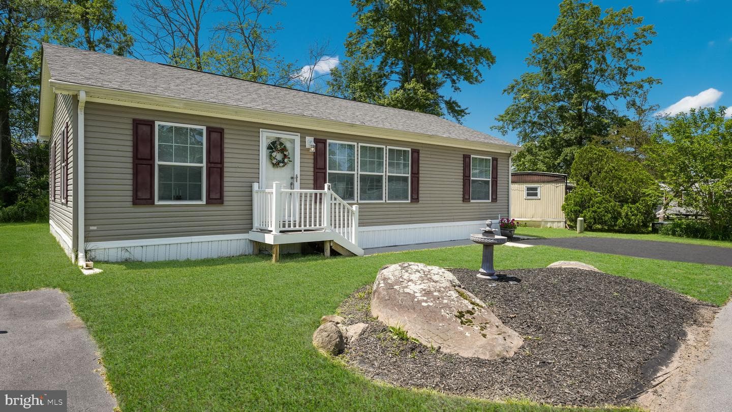 4 Laurel Terrace photo 2