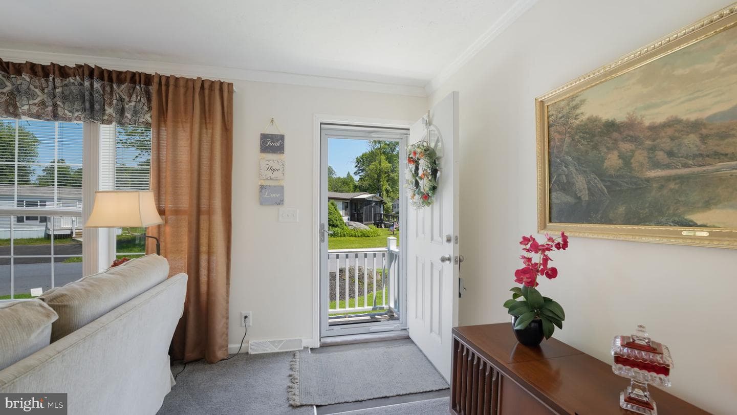 4 Laurel Terrace photo 5