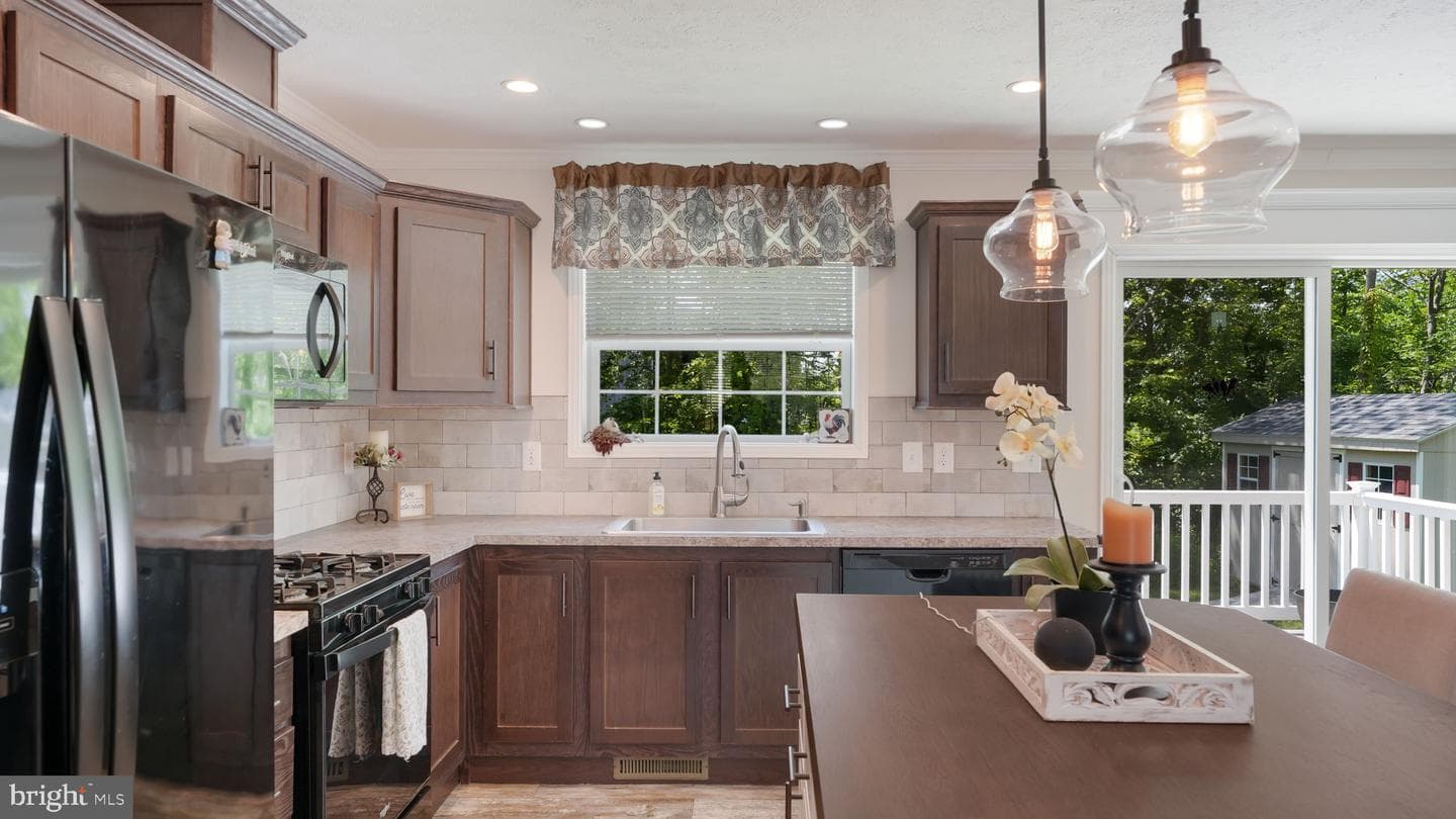 4 Laurel Terrace photo 9
