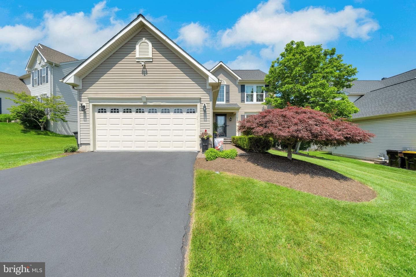 4547 Summerhill Drive photo 2