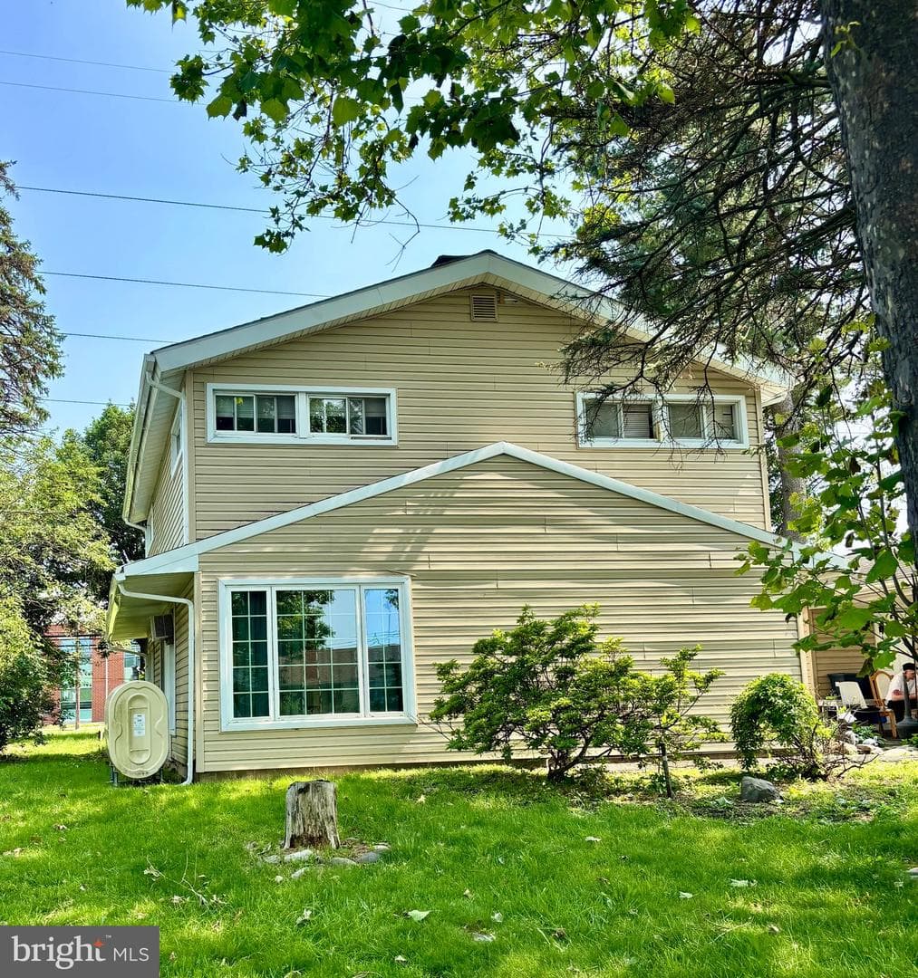 14 Farmbrook Drive photo 1