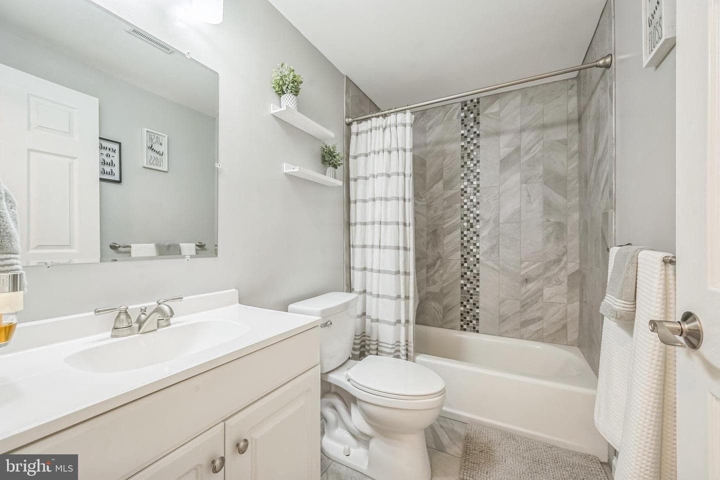 8 Cedar Lane photo 19