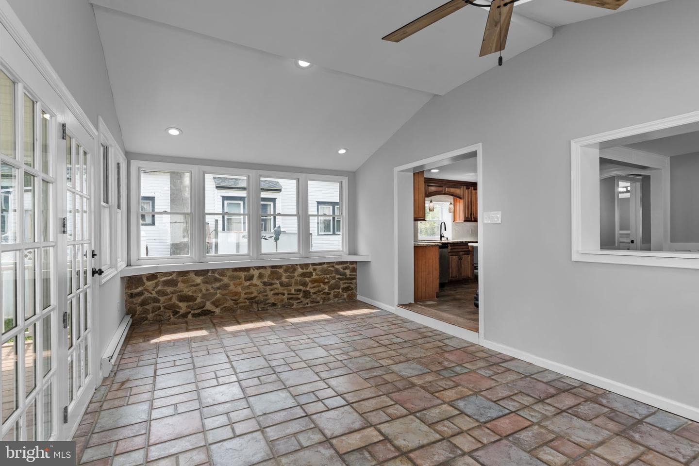 322 Newport Road photo 14