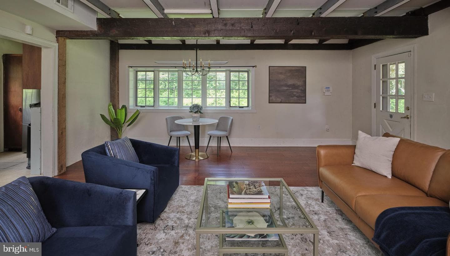 2598 River Road photo 15