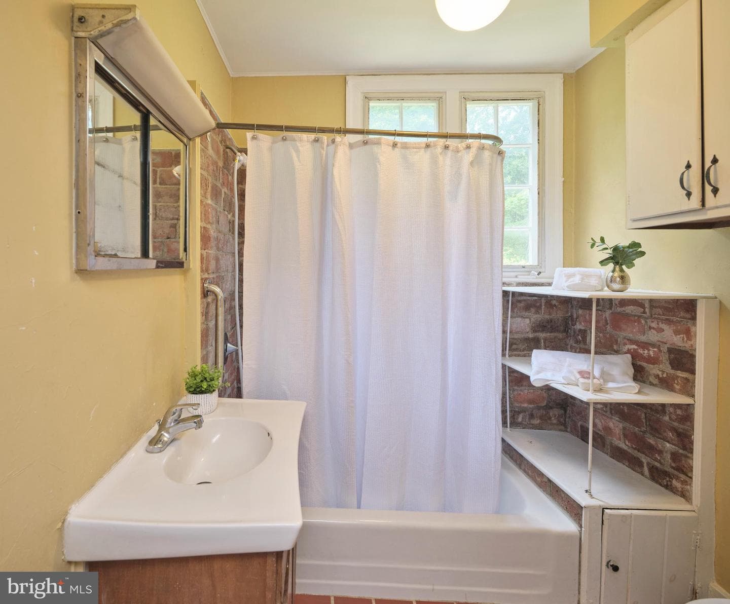 2598 River Road photo 19