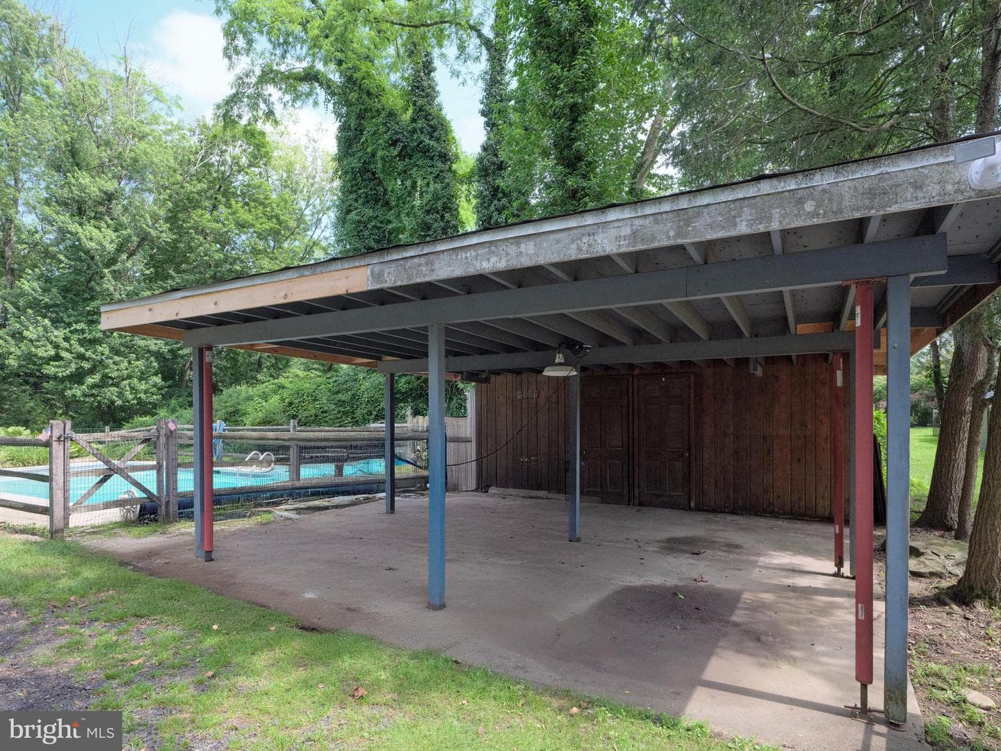 2598 River Road photo 27