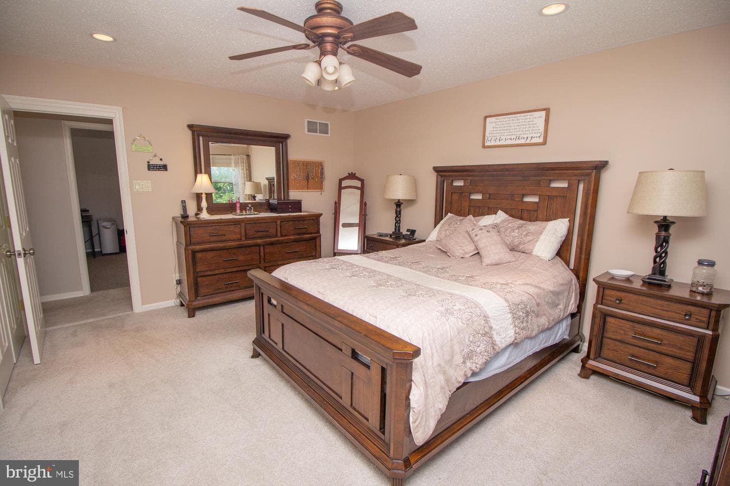 518 Ehret Road photo 19