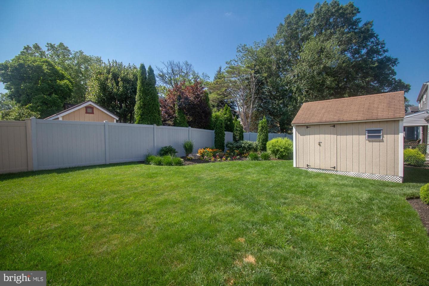 518 Ehret Road photo 35