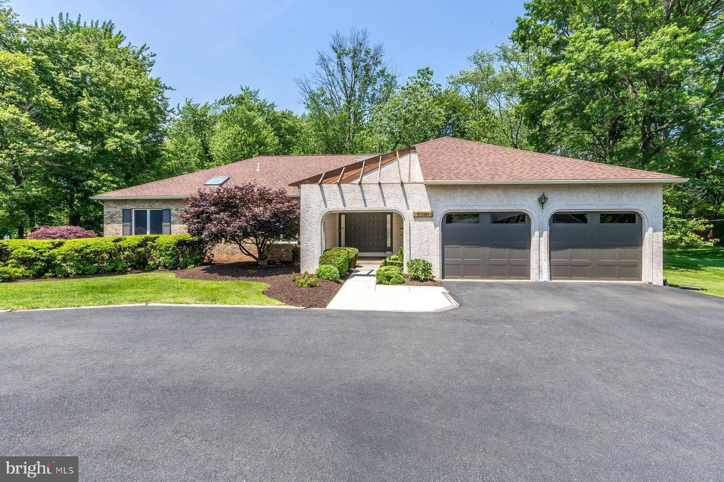 2381 Greensward S photo 12