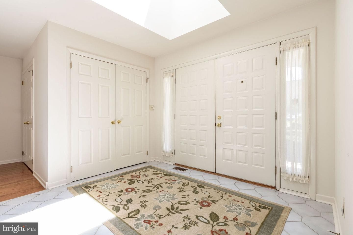 2381 Greensward S photo 16