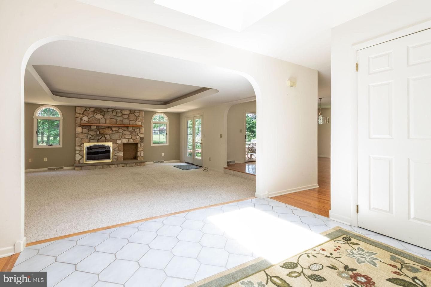 2381 Greensward S photo 17