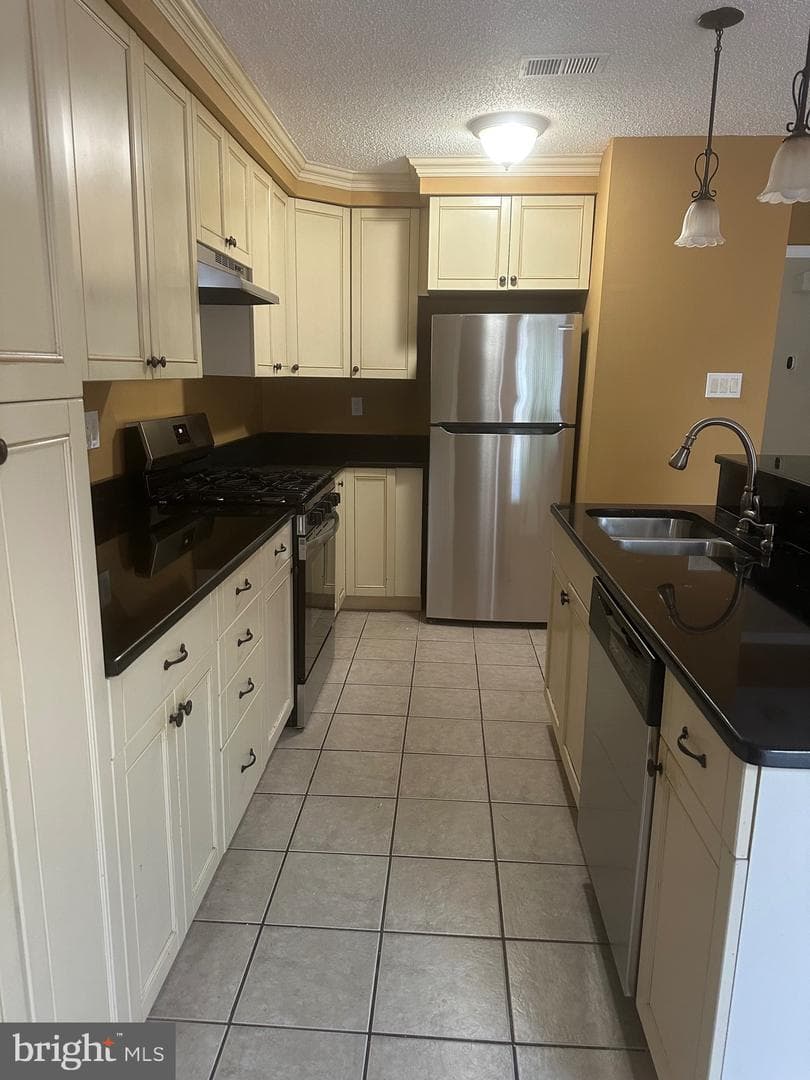 240 Leedom Way photo 4