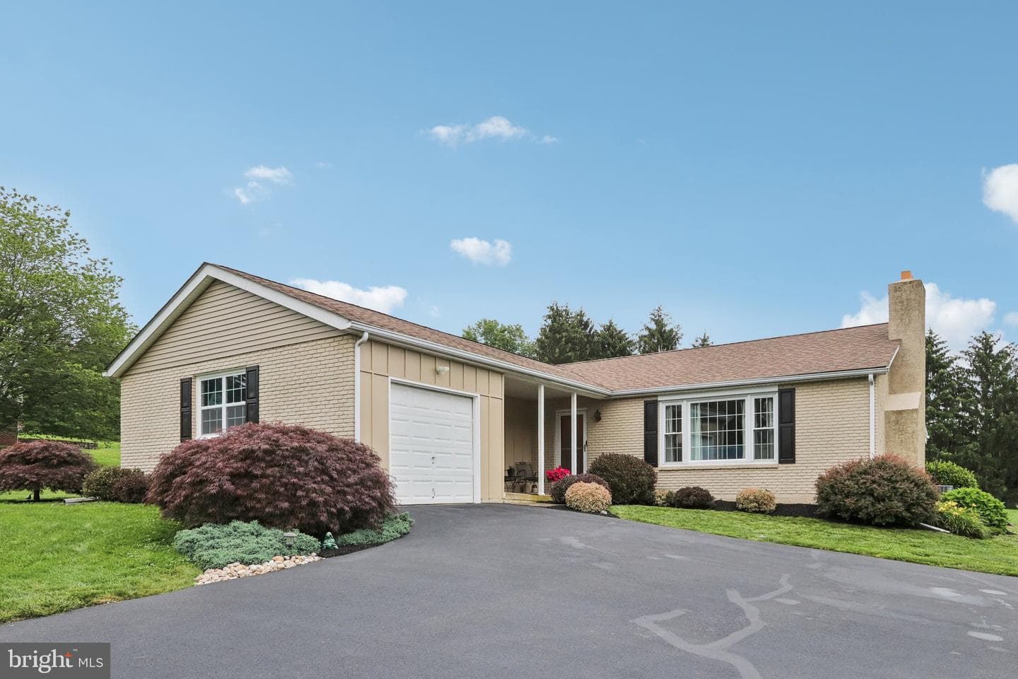 611 Hillcrest Drive