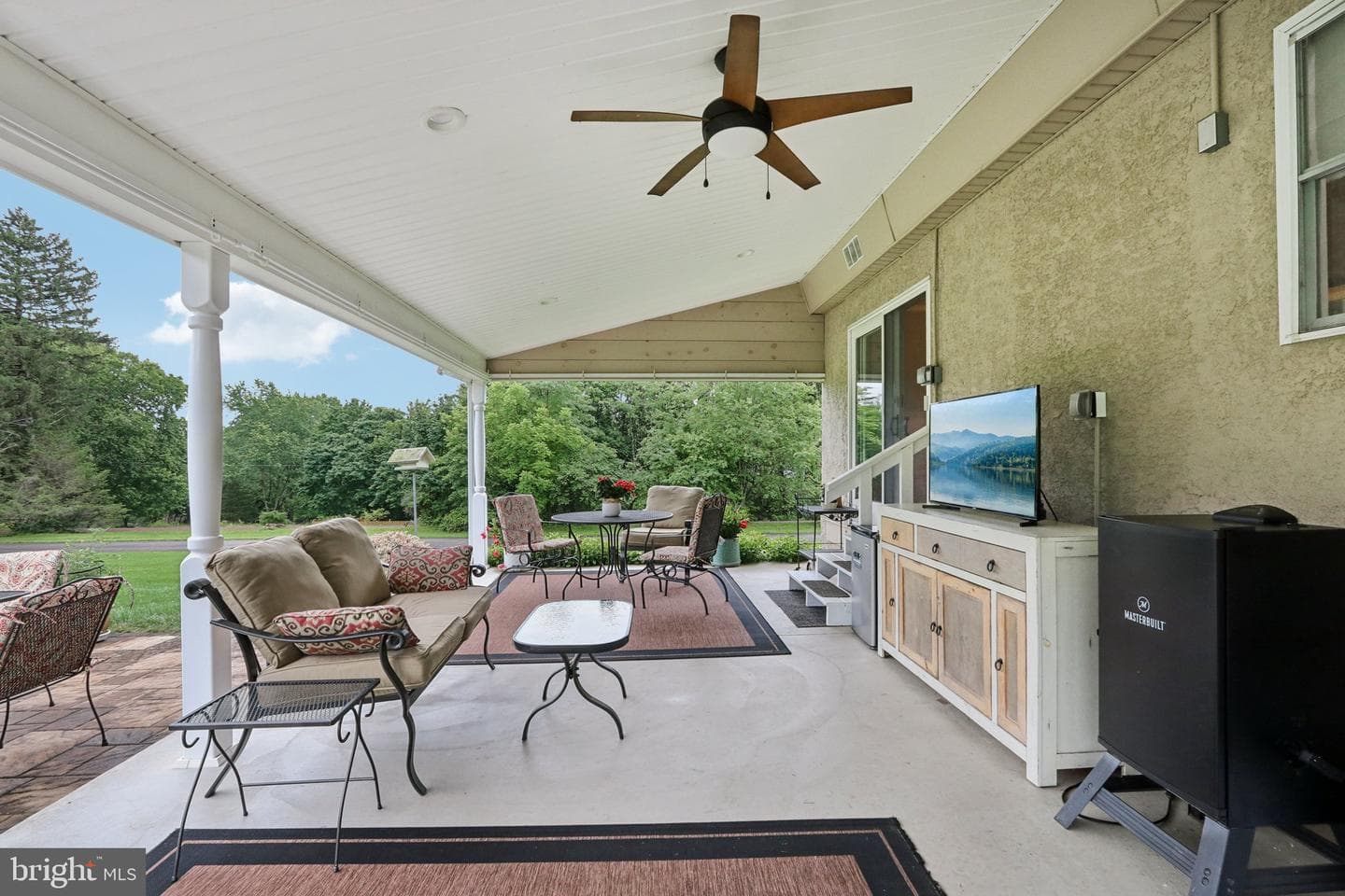 611 Hillcrest Drive photo 21