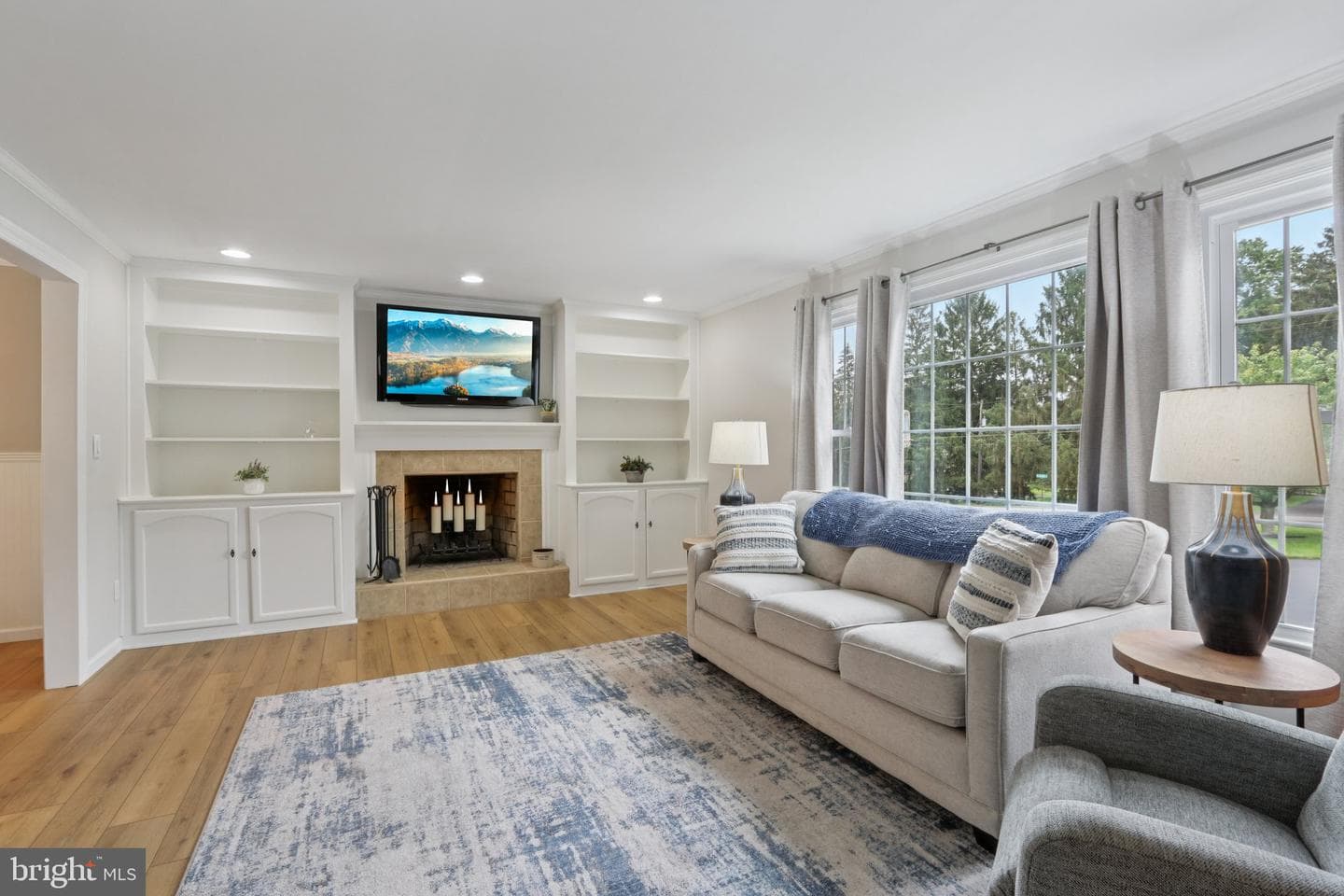 611 Hillcrest Drive photo 4