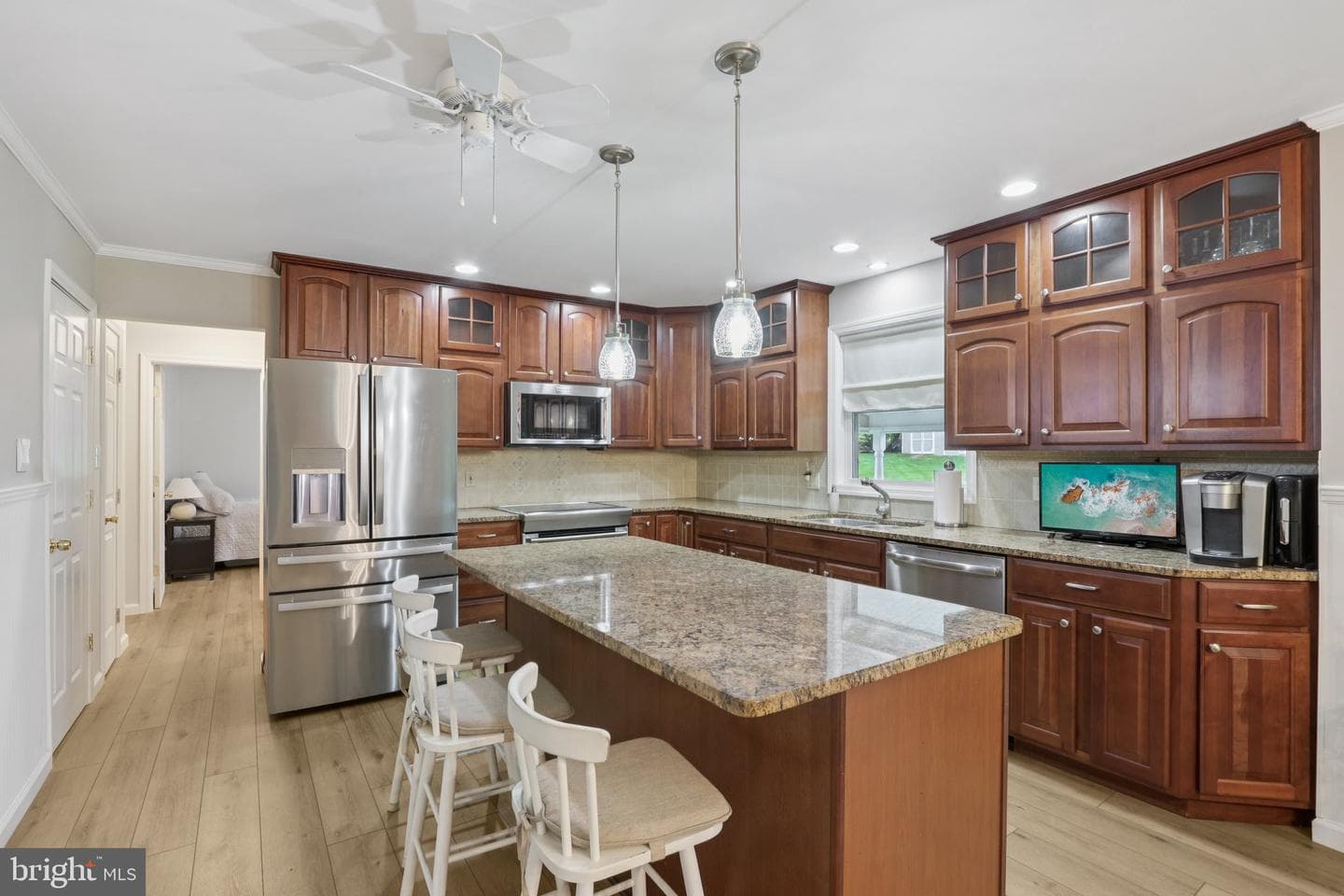 611 Hillcrest Drive photo 8