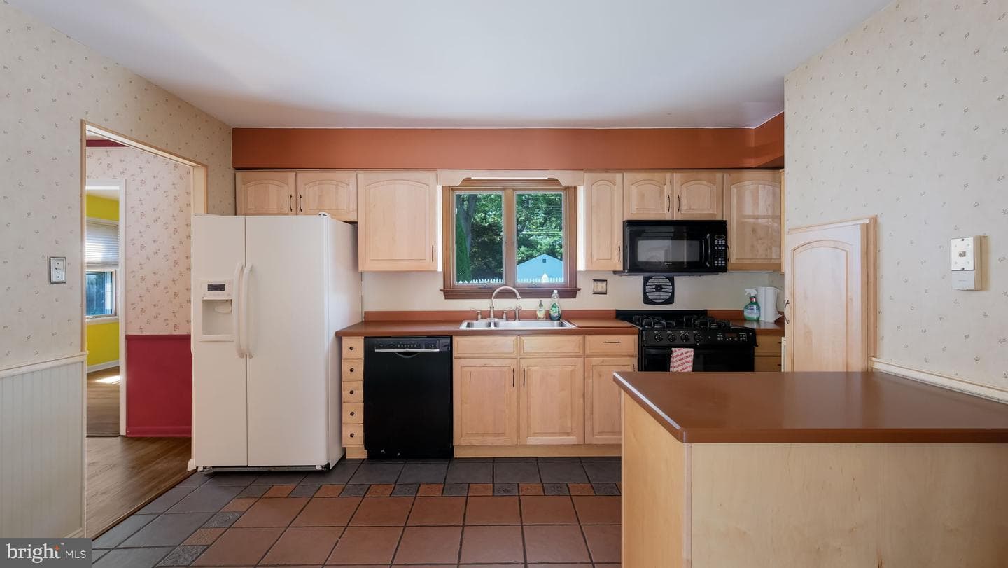 237 Louise Drive photo 11