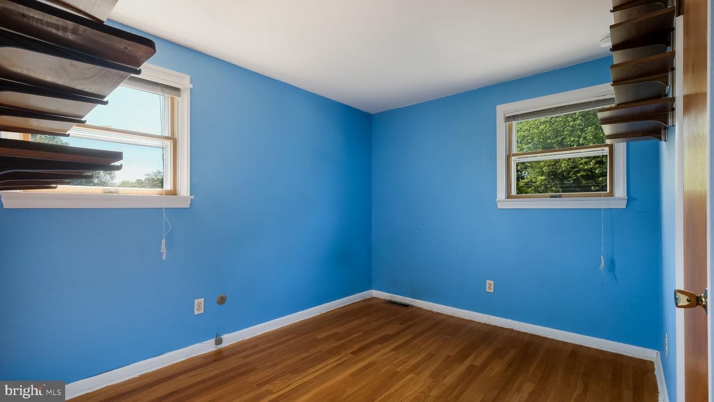 237 Louise Drive photo 16