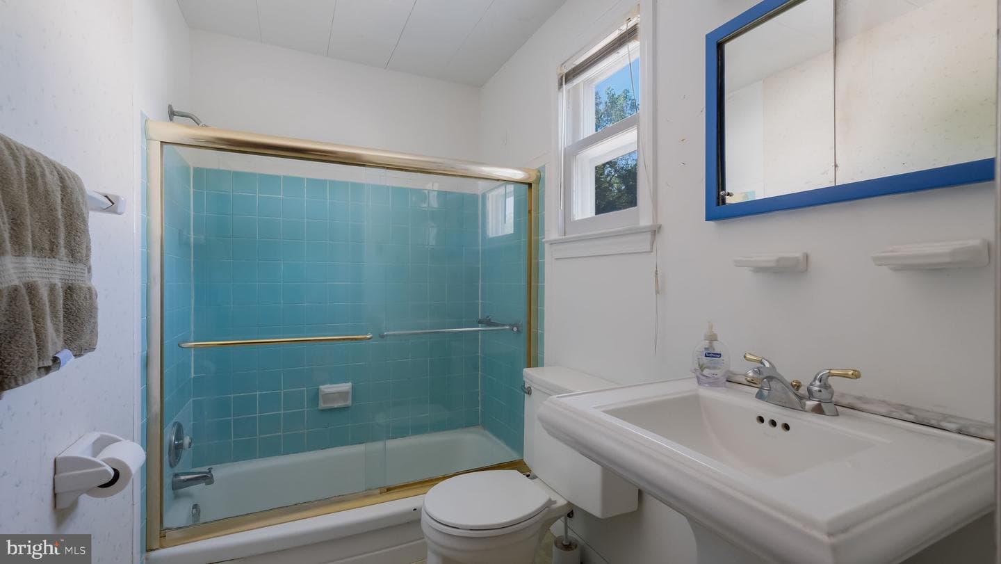 237 Louise Drive photo 18
