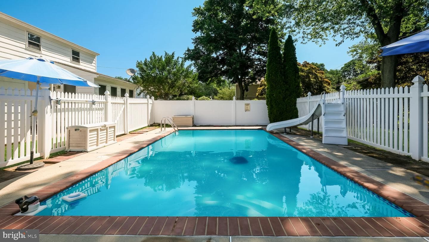 237 Louise Drive photo 24