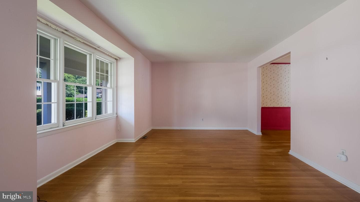237 Louise Drive photo 5