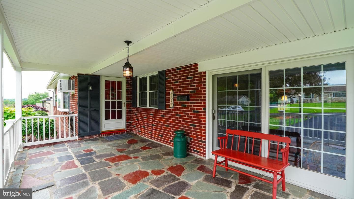 760 Sweetbriar Drive photo 12