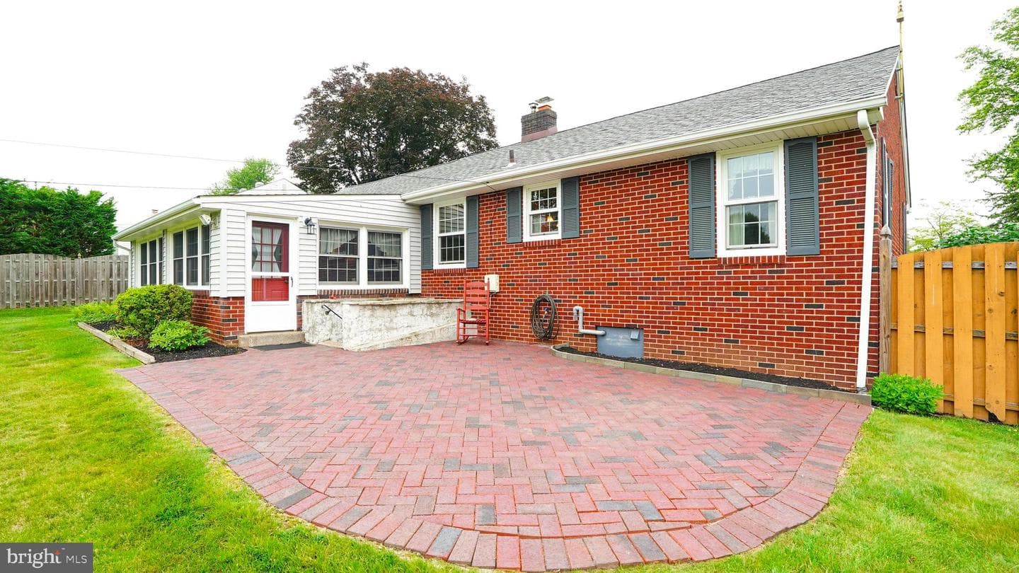 760 Sweetbriar Drive photo 34