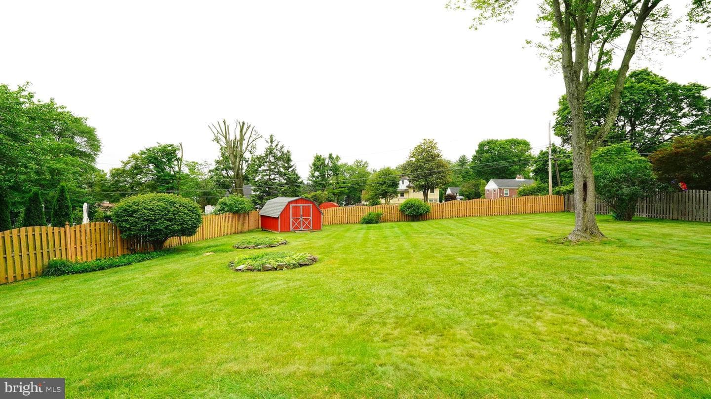 760 Sweetbriar Drive photo 36
