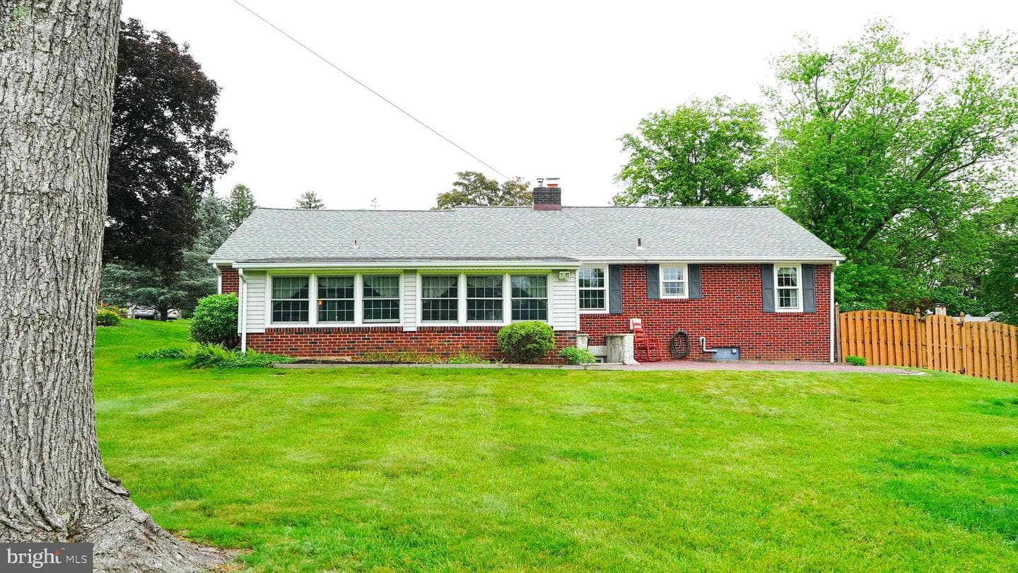 760 Sweetbriar Drive photo 37
