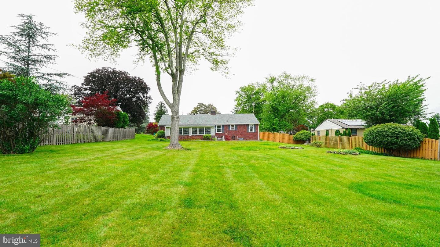 760 Sweetbriar Drive photo 38