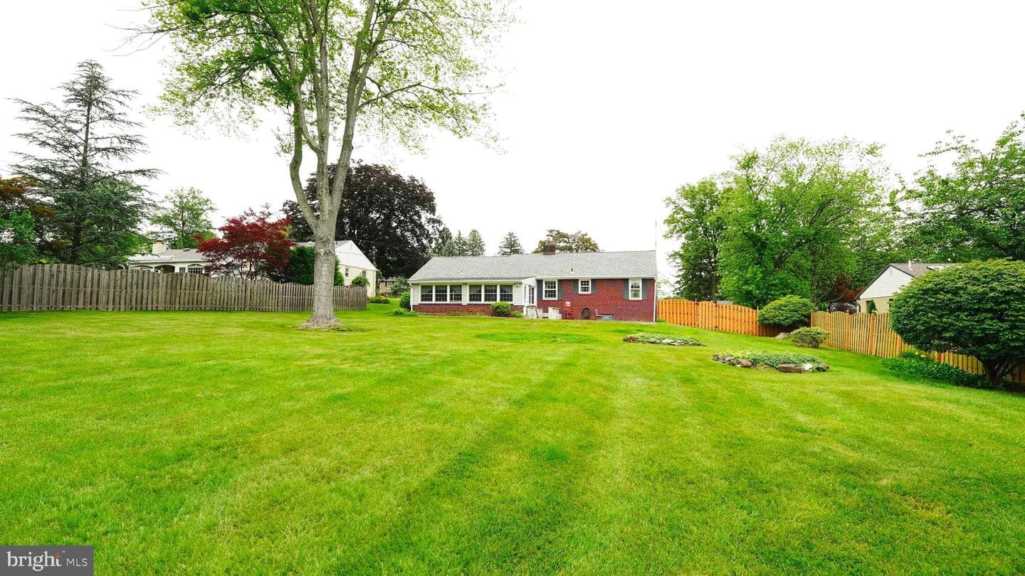 760 Sweetbriar Drive photo 39