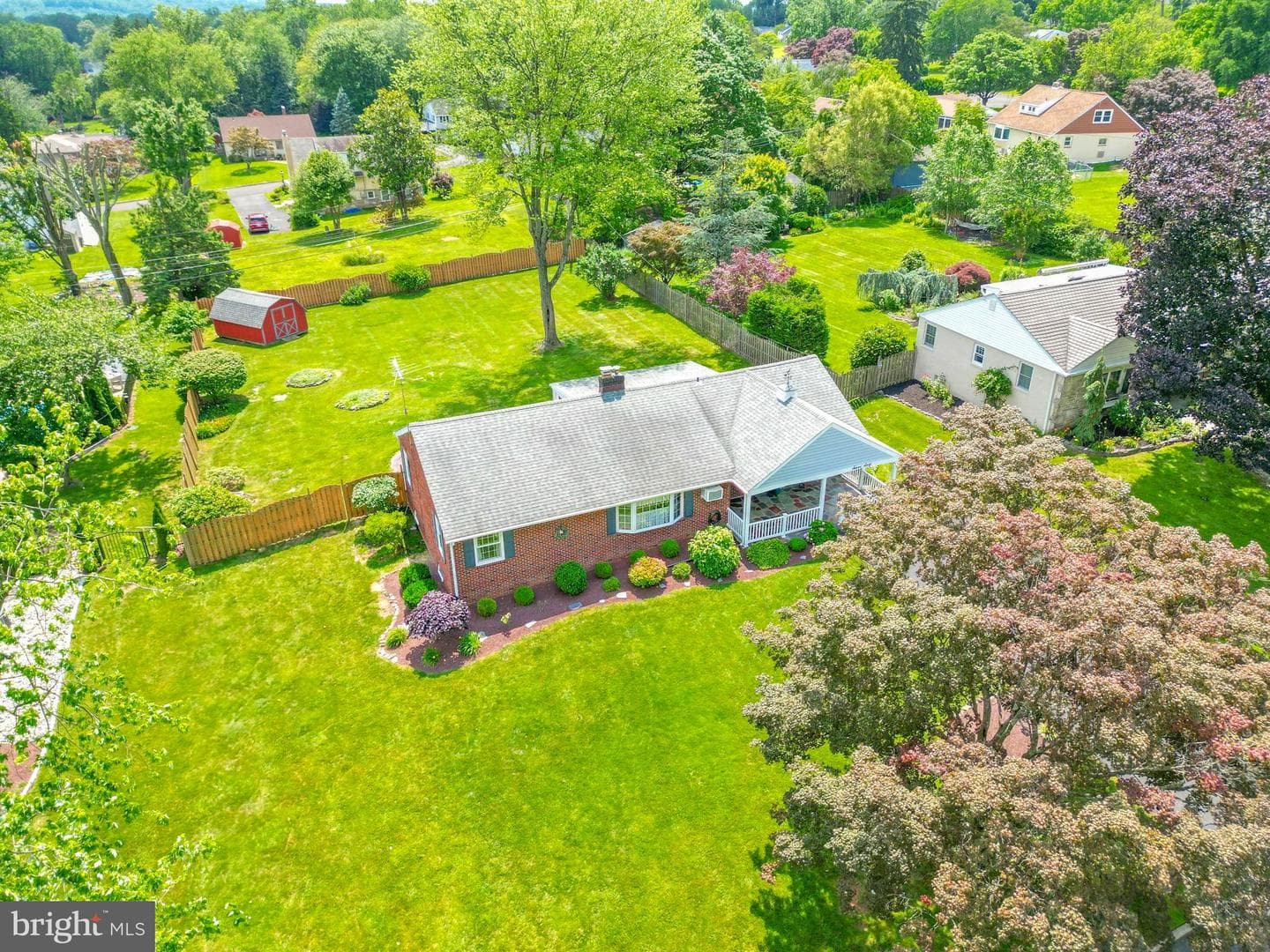 760 Sweetbriar Drive photo 4