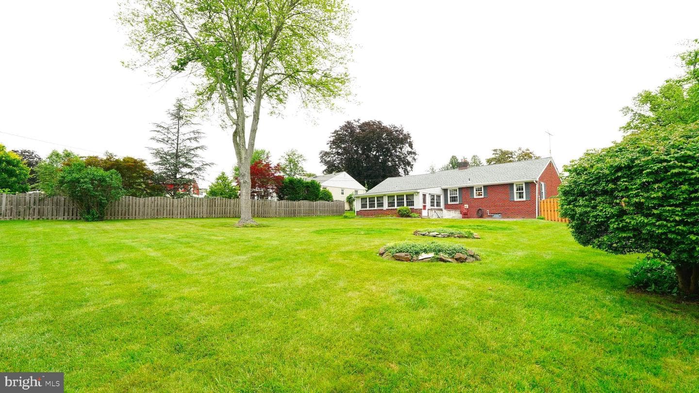 760 Sweetbriar Drive photo 40