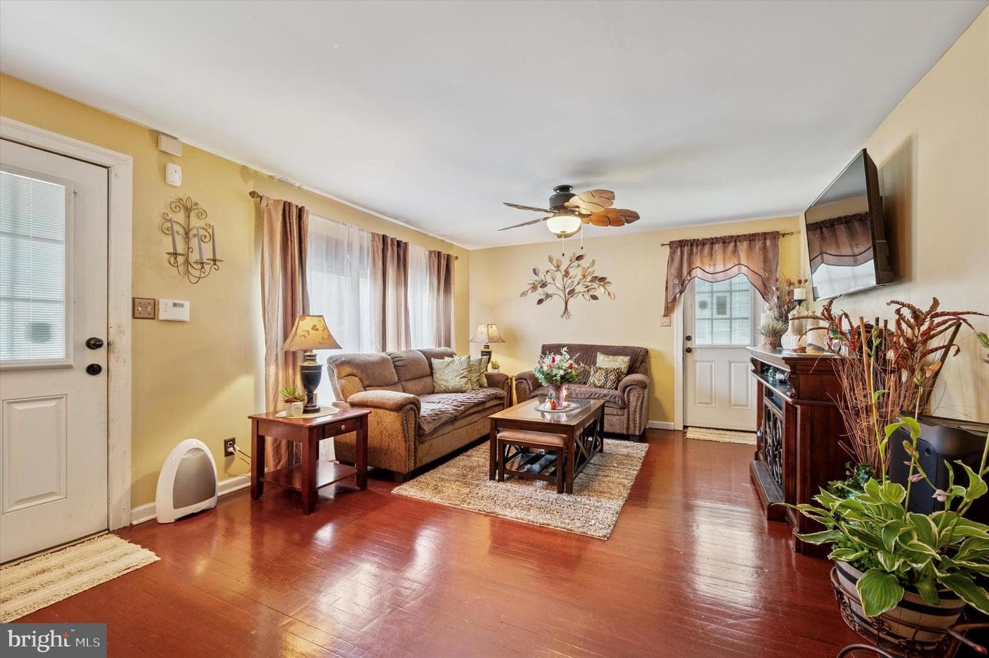 711 Winder Drive photo 3