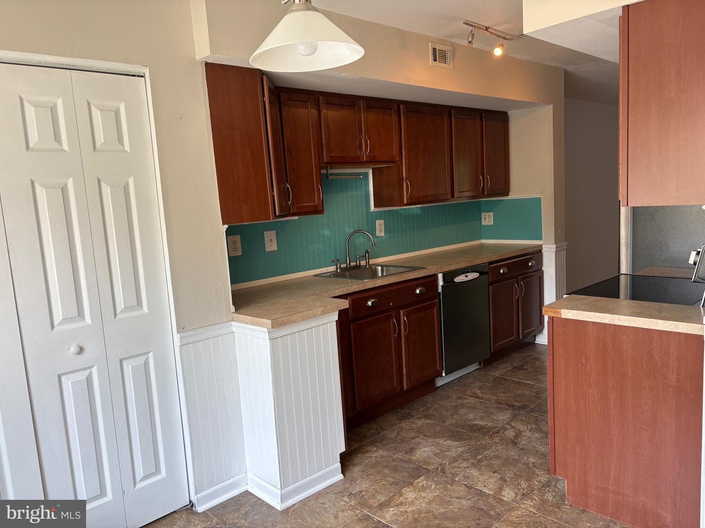 3967 Gloucester Court photo 6